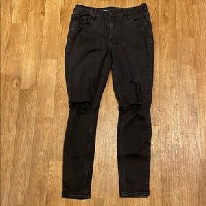 Old Navy High-Rise Secret-Slim Pockets Rockstar Super Skinny with distress knees